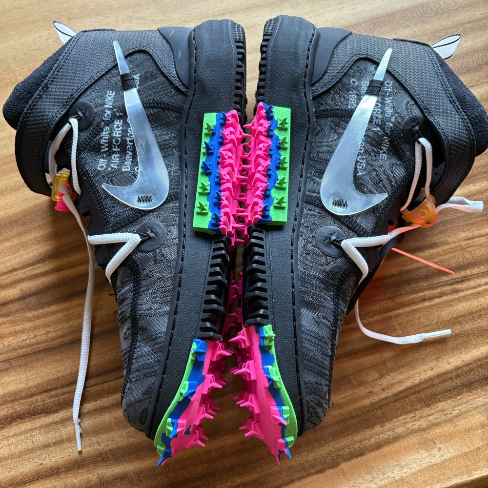 Off-White Air Force 1 Mid Black - Picture 4 of 9